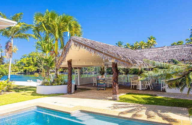 Tropicana Lagoon Apartments