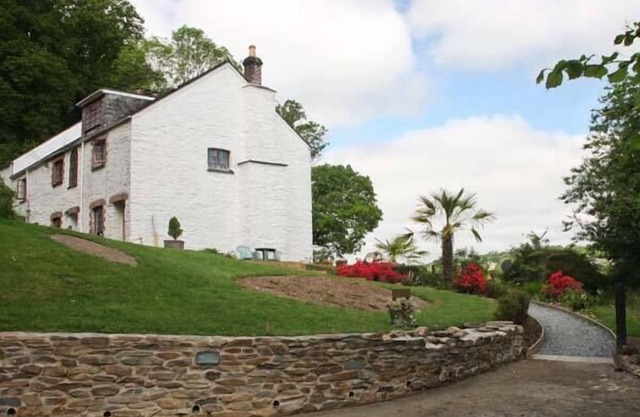 Tuckermarsh Quay River Cottage 2