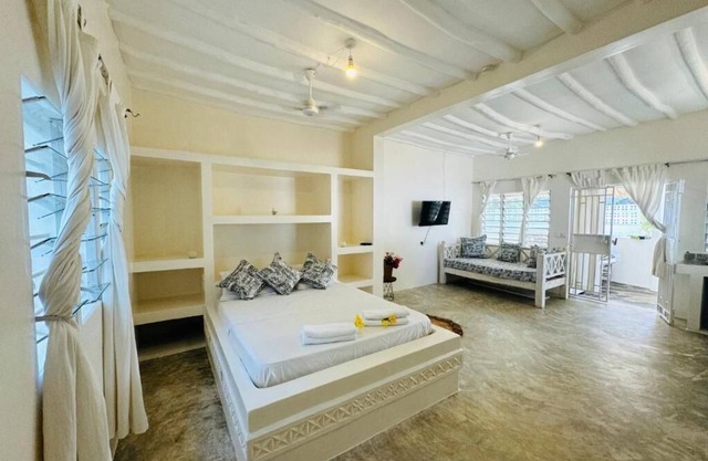 Two bed rooms ensuite with bathroom #1