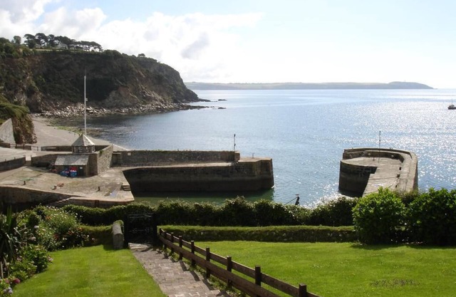 Two Bedroom Apartment with Sea View