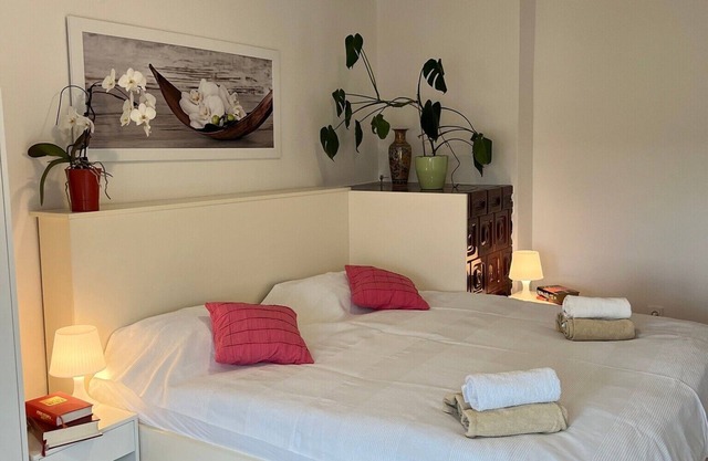 Two Bedroom Apartment Booky 2