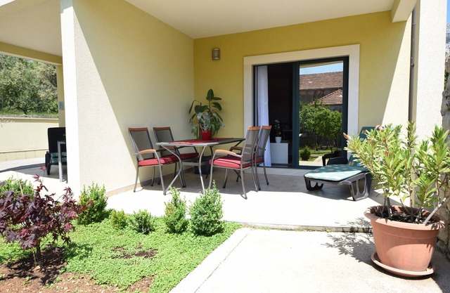 Two bedroom apartment with terrace Orebić, Pelješac (A-10097-b)