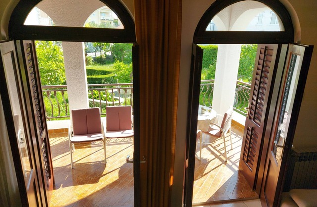 Holiday Rab Stadt Persons Bedrooms