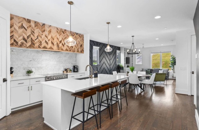 TWO Neighboring Homes - Sleeps 24 - Walk to 12 South