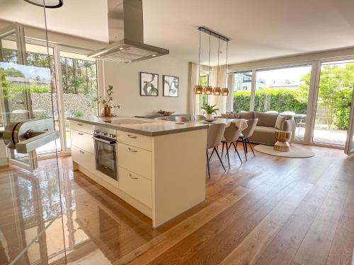 "TWO" - Premium Apartments Seekirchen, lichtdurchflutetes 3-Zimmer-Apartment mit Terrasse und grüner Oase