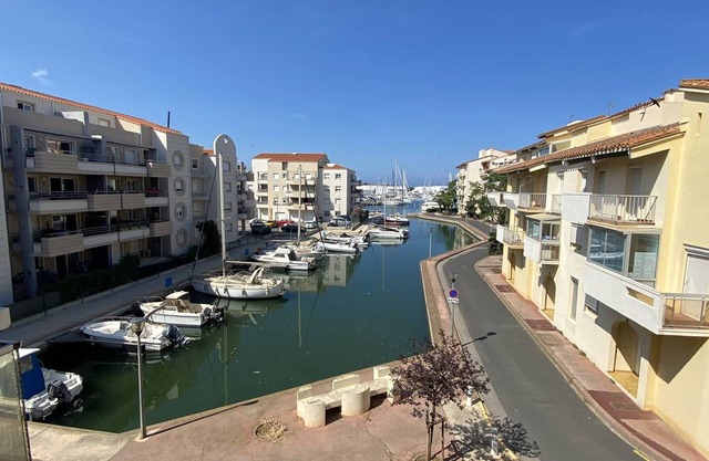 Two-room apartment with balcony, BBQ and parking near the beach