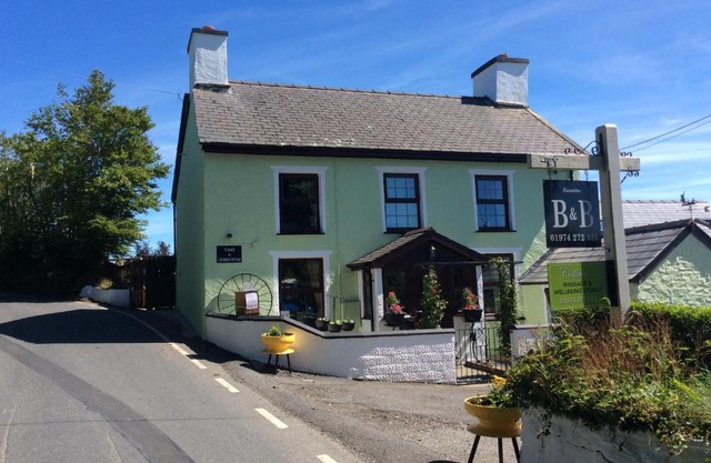 Ty Mawr at Bethania B&B Rooms and Crumble Cottage