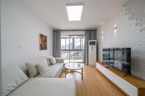 Tyms 2BR APT Riverside Garden