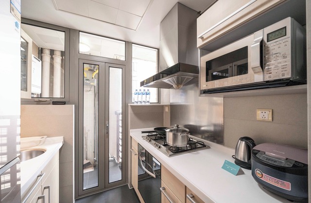 Tyms Stylish 2BR 1BA Apt Xujiahui Metro