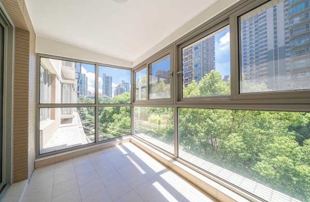 Tyms Stylish 3BR 2BA Apt Xujiahui Metro