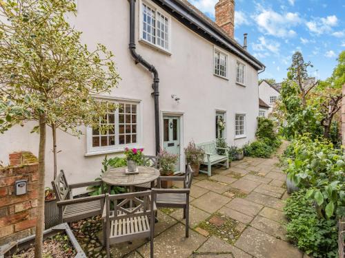 Uk44005 - Carters Yard