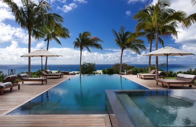 Ultimate luxury retreat with a tennis court, fitness and infinity pool