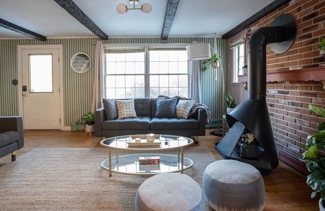 Unique 5BR/2BA House near all Casinos