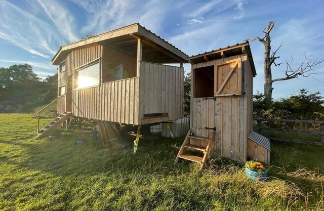 Unique Cabin with breathtaking views, outdoor bath, and private field. Sleeps 4