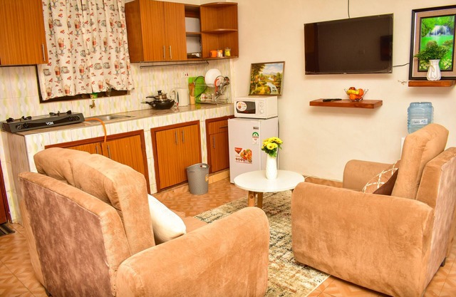 Unique, Compact Studio Apartment - 7 minutes from Lake Victoria
