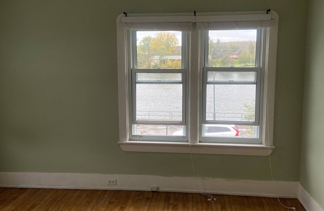 Unit A - Century House on Trent River