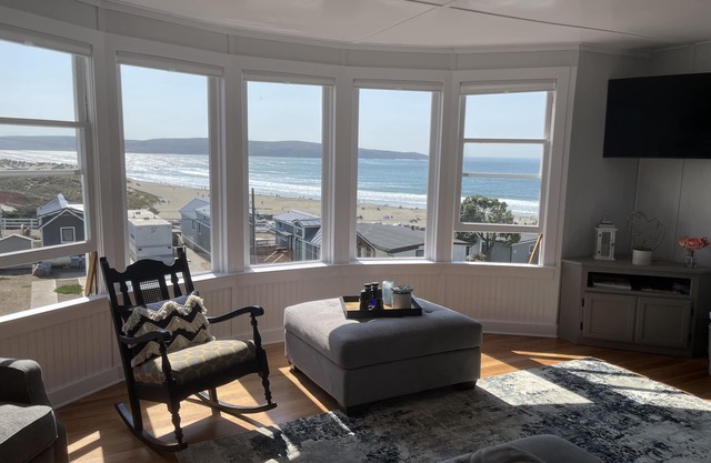 Unobstructed ocean views in a cozy setting