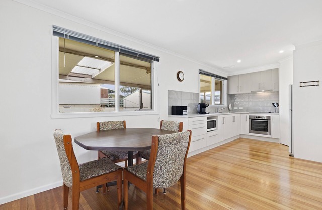 Unwind, relax in a quiet location great for families. 100 metres to the beach.