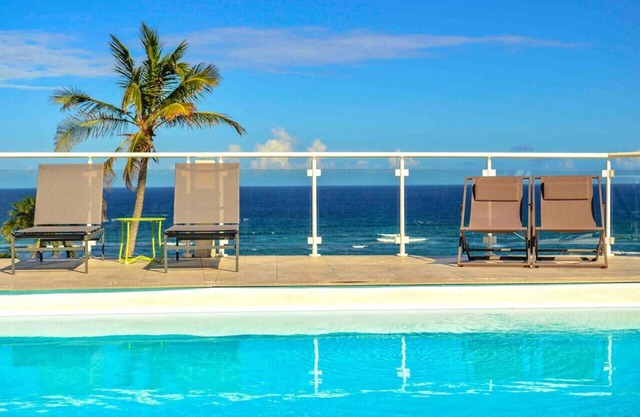 V3. Enchanting view of oyster pond heights