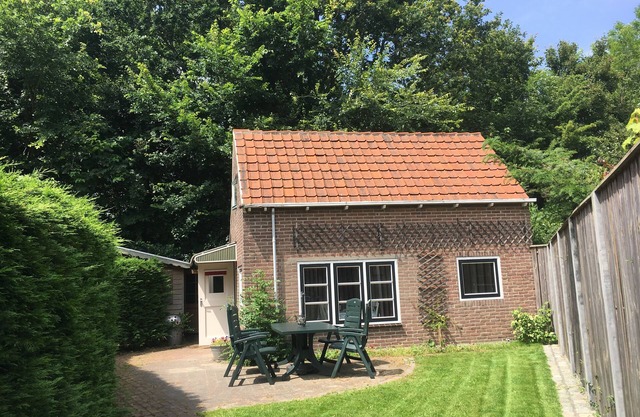 Vacation at the foot of the dunes in atmospheric apartment with garden and parking.