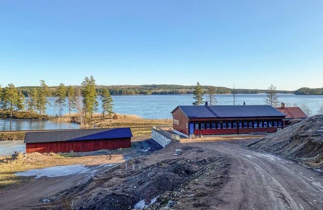 Vacation directly on the lake with great panorama offers this vacation home!