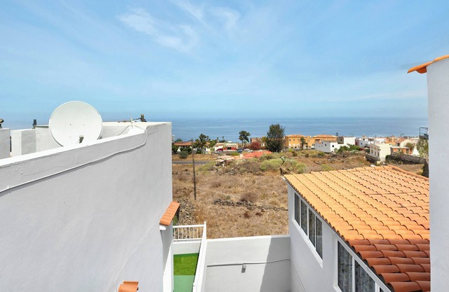 Vacation Home "Casa Burgado" with Sea View, Private Terrace & Wi-Fi