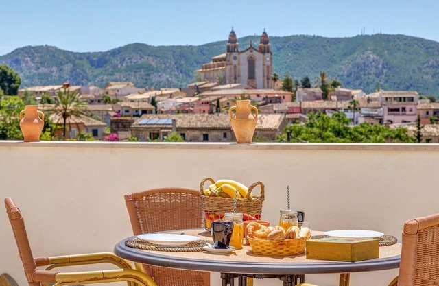 Vacation Home "Hermanas Femenias" in Mallorca’s Beautiful Countryside with Mountain View