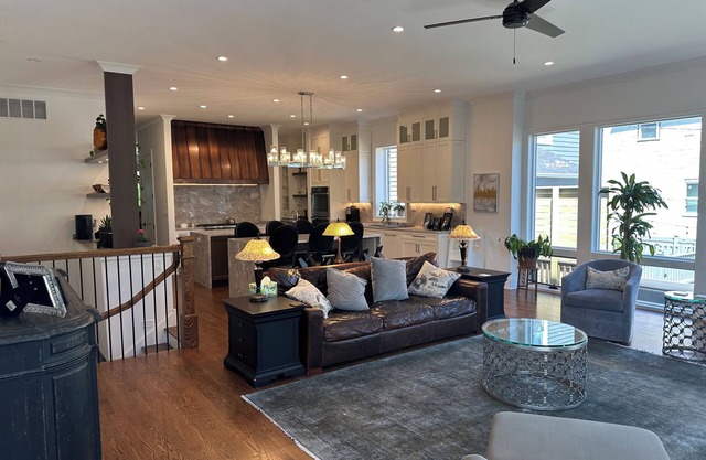 Vacation home just 2 minutes drive to Wrigley Field