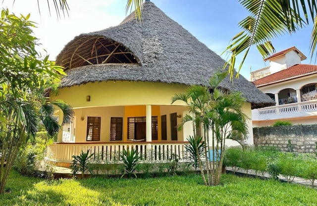 Vacation villa in Kenya in a fantastic location incl.Wlan +Smart TV Pay- TV