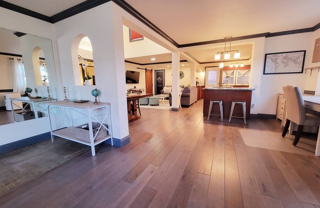 Vaulted Ceilings, Skylights, Screened Patio, Gourmet Kitchen