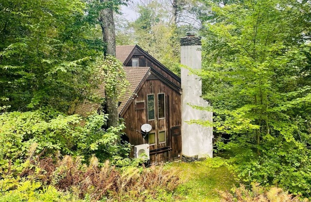 Vermont Mountain Home located between Killington and Sugarbush Ski Areas.