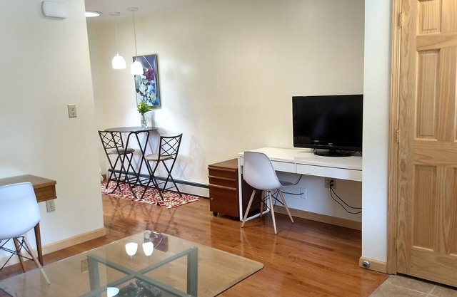 Very NEW 1br Guest House with modern decor