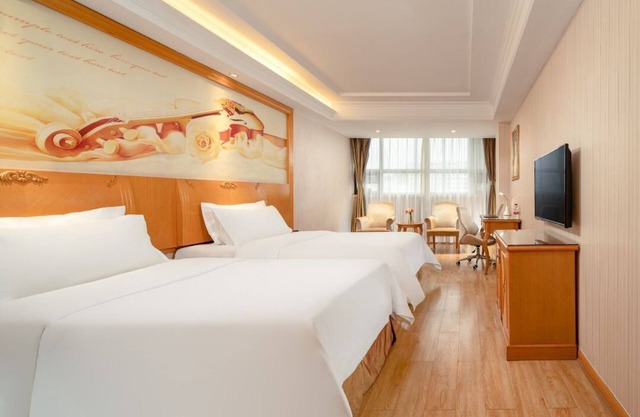 Vienna Hotel Shenzhen Fuyong Subway Station branch