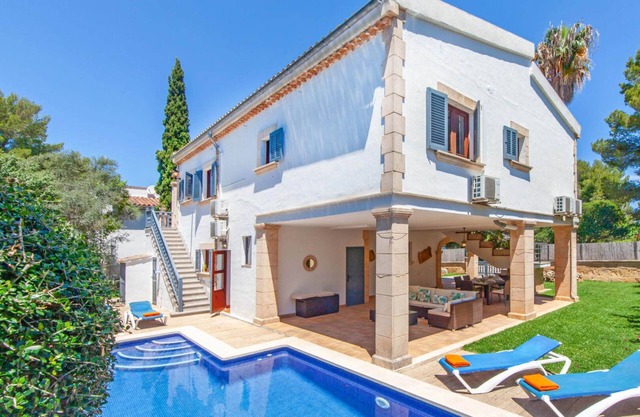 Villa "Blue Pearl" with Private Pool, Private Terraces & Wi-Fi