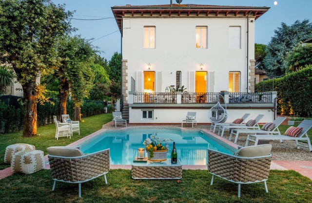 Villa Buonamici, a Luxury Villa with Pool in a walking distance from Lucca