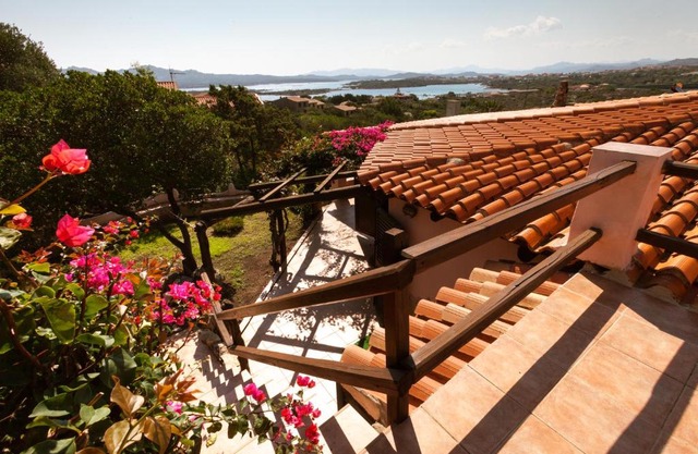 VILLA CON MAGNIFICO TERRAZZO IUN P6868