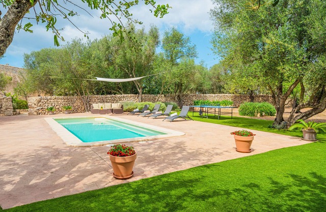 Villa 'Garraseca' with Mountain Views, Wi-Fi and Air Conditioning