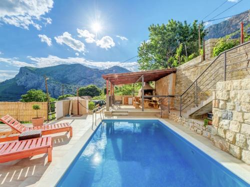 Villa in Solin with Private Pool and Garden