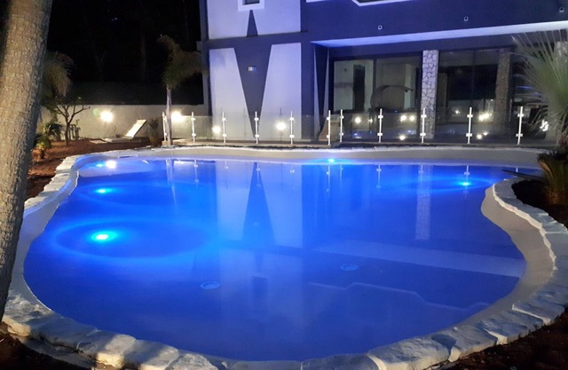 Villa Joel with splendid swimming pool in the heart of Fontane Bianche