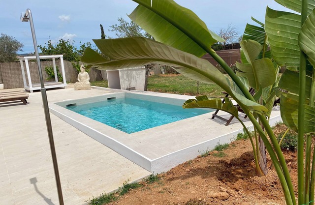 Villa Maria: Relax, 3 km Bossa Beach, spacious rooms, wifi, pool