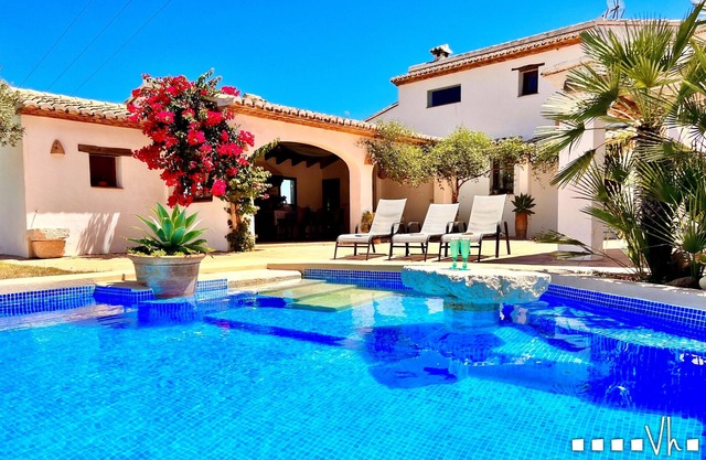 Villa MARIPOSA Benissa – Rustic style, swimming pool with solarium and peaceful surroundings on the Costa Blanca