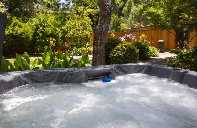 Villa Mimosa Hot Tub Fire Table BBQ Walk to River Dog Friendly
