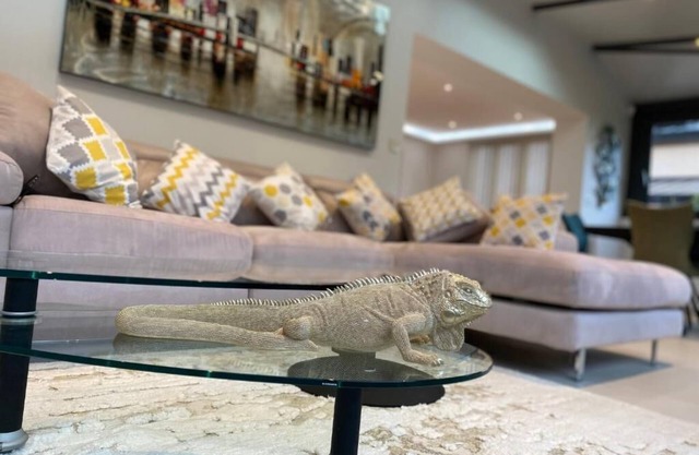 Villa Miramar - Luxury Villa Near Disneyland Paris