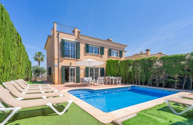 Villa Ocells II - with private swimming pool