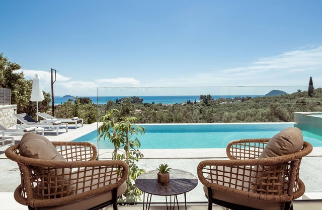 Villa Roselia - 4 Bedroom Villa with Private Pool