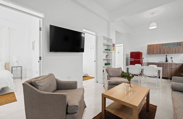 Villa Serena - Estudio Luminoso y Equilibrado con Cama Queen + Cocina