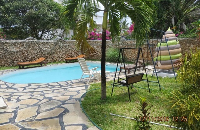 Villa Tuffah 3 minutes walk to the Beach