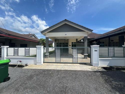 Villa Umar Home Stay