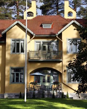 Villa Urhola, Kruunupuisto