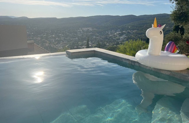 Villa with breathtaking views where everyone has their own space